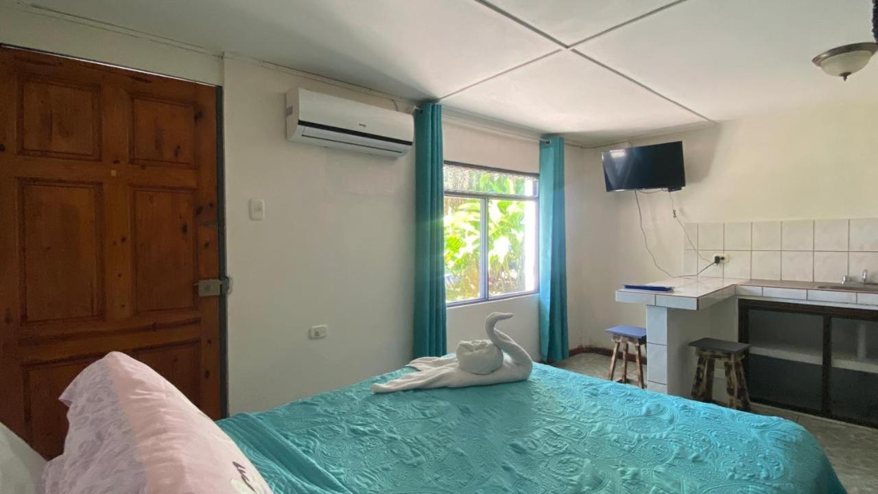 Hospedaje Quepos Eksteriør billede